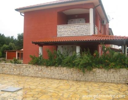 Crvena Kuća, logement privé à Ugljan, Croatie - Crvena kuca